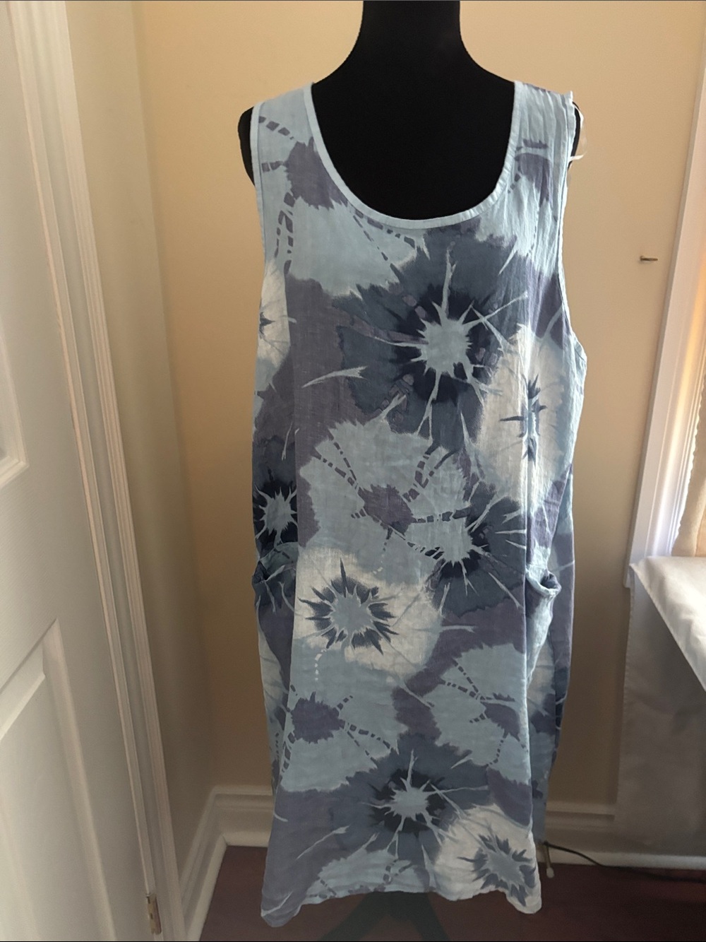 New Blue Tie-Dye Sleeveless elegant Italian Shift Dress 1X